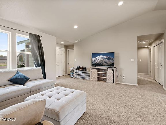 4th image of 118 Bitters Loop