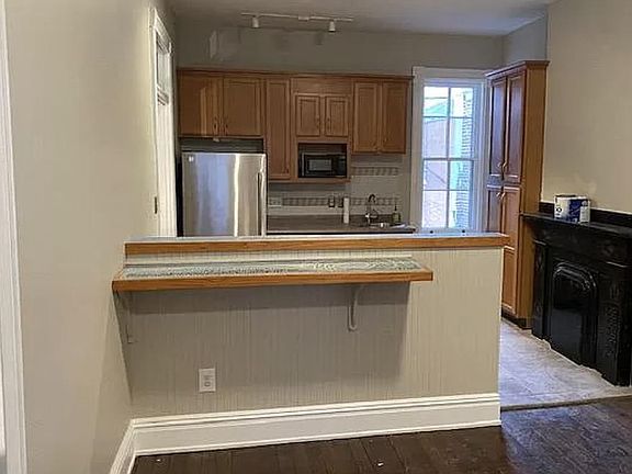 4th image of 1318 W Main St #2