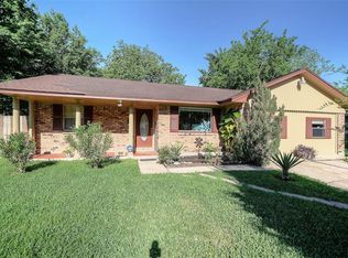 2506 Blueberry Ln, Pasadena, TX 77502