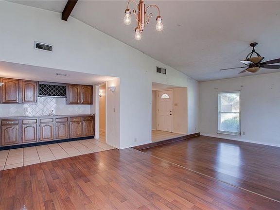 2nd image of 808 Shenandoah Dr
