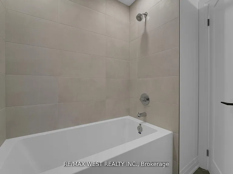 521 Saint Johns Rd #LOWER — Photo 13