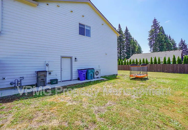 935 SE 36th St — Photo 44