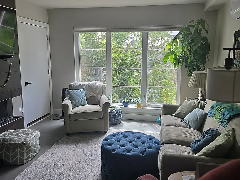 3 bed, 1649 sqft, $4,200 — Photo 3