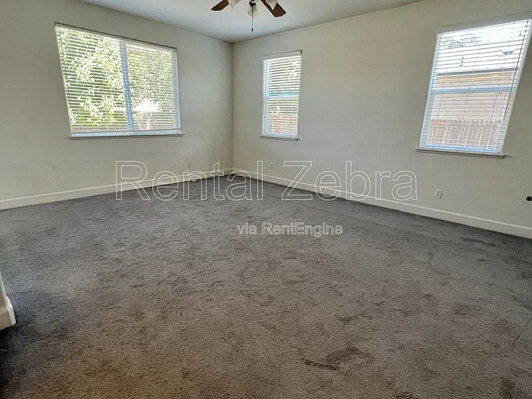 459 Jacobs Dr — Photo 13