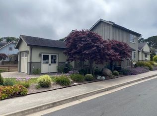 871 Spruce Ave, Pacific Grove, CA 93950