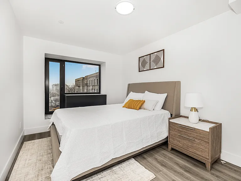 29 Featherbed Ln #5J — Photo 2