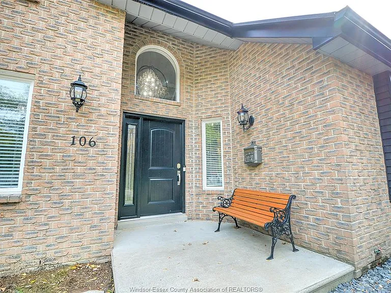 106 Marentette Dr — Photo 4