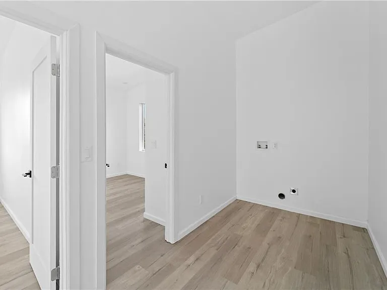 8512 Wilbur Ave — Photo 8