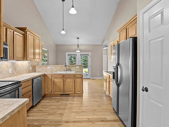 5th image of 13763 Larkspur Dr