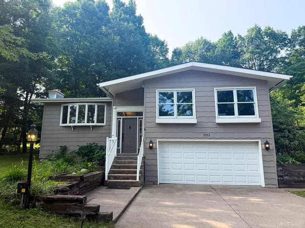 2553 Waldo St, Marquette, MI 49855