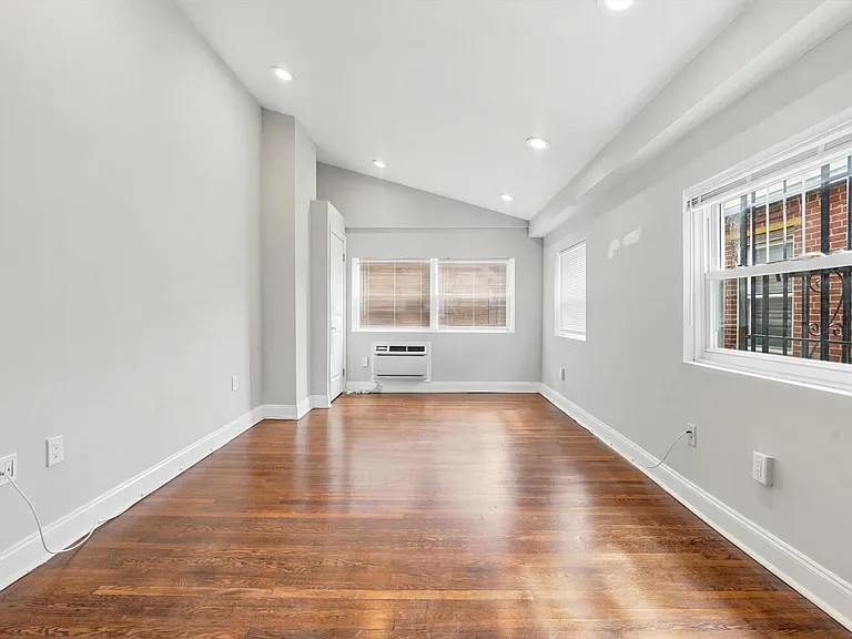 1616 Spruce St #3RR — Photo 1