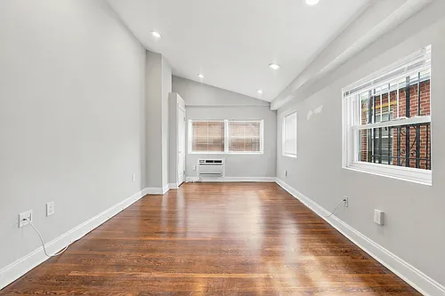 1616 Spruce St #3RR Photo 1