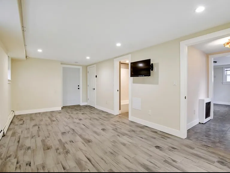 728 Golden Ave #1 — Photo 8