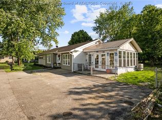1 Bridge St, Winfield, WV 25213