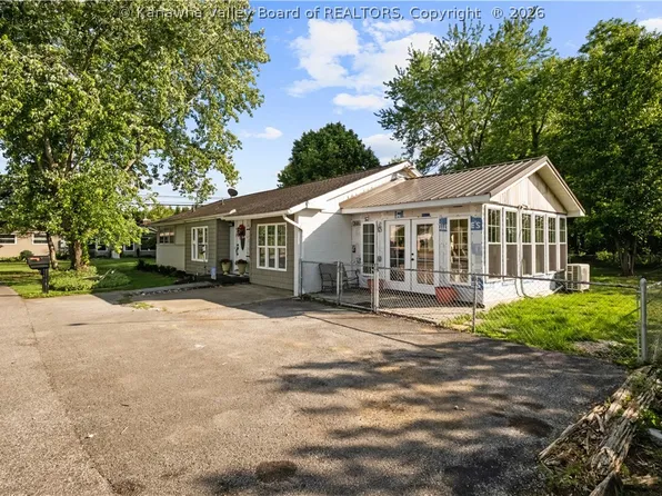 1 Bridge St, Winfield, WV 25213