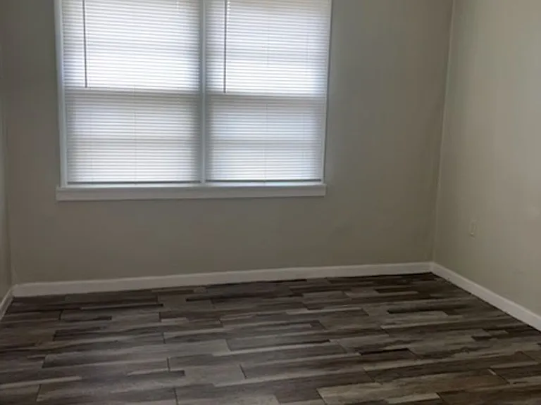 2860 Charleston Dr — Photo 7