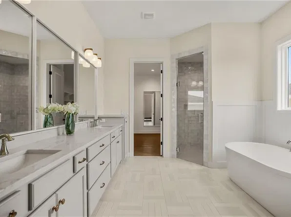 3937 W 158th St, Overland Park, KS 66224
