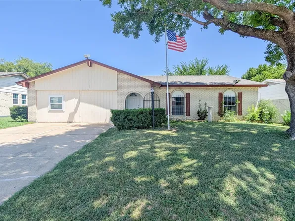 1107 Waverly Dr, Arlington, TX 76015