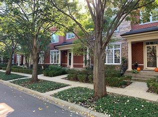 4279 Linden Tree Ln, Glenview, IL 60026