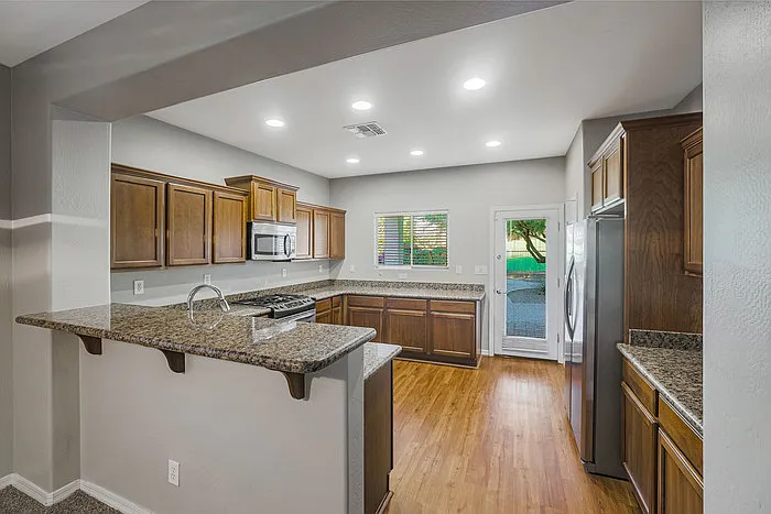1622 W Big Oak St — Photo 4