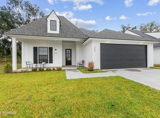 609 Whispering Mdws, Broussard, LA 70518