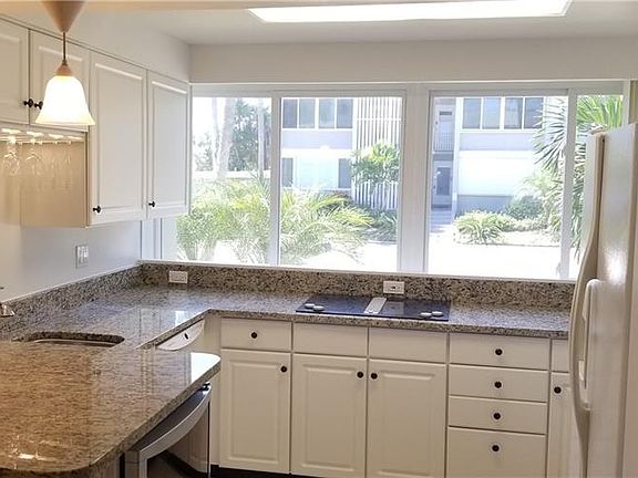 4th image of 1065 Gulf Shore Blvd N APT 314