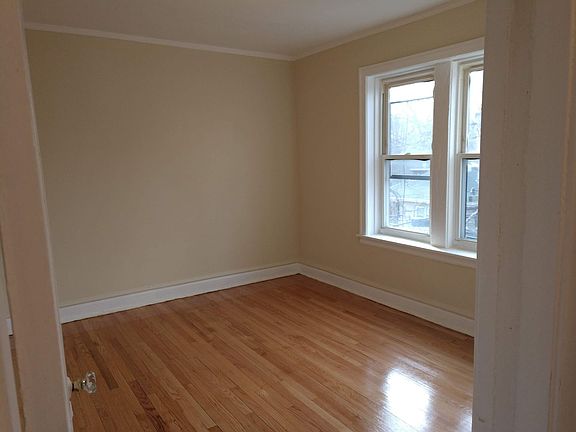 3rd image of 6334-38 N Artesian Ave #6336-1A