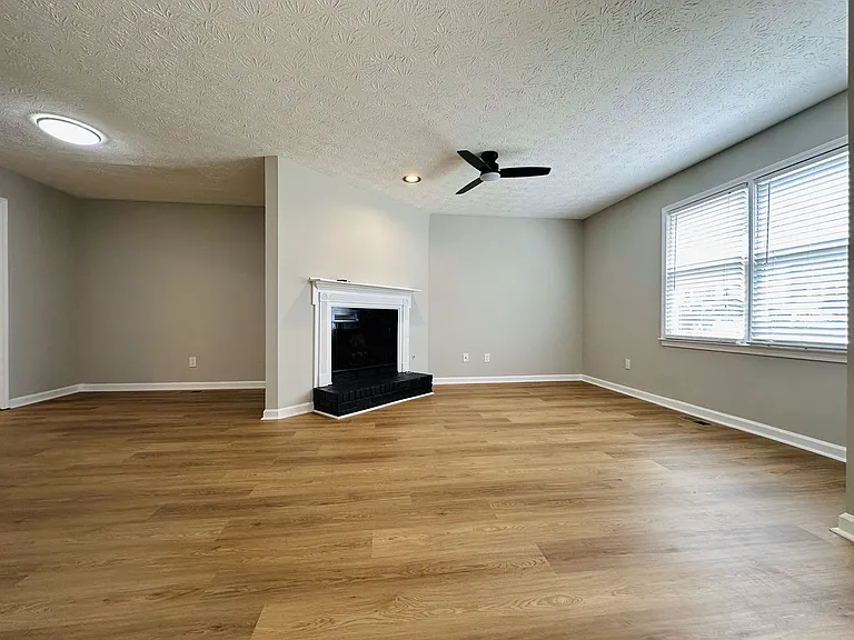 1016 Kennesborough Rd NW — Photo 8