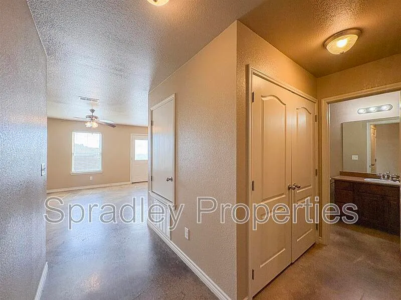The Greens at 205 Loop — Photo 4