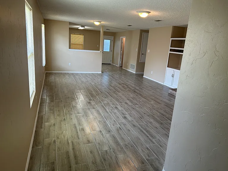 7912 Canoe Ridge Ln — Photo 2