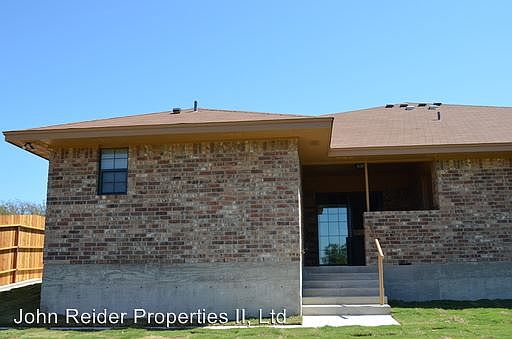 2nd image of 910 Rebecca Ln