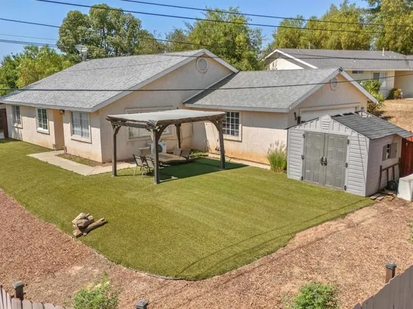 722 8th St, Ramona, CA 92065