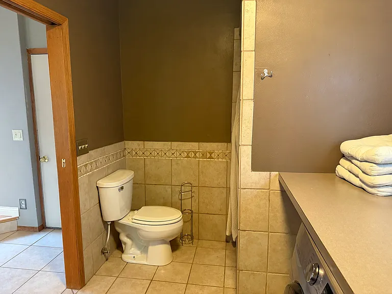 2721 Lynnwood Dr — Photo 18