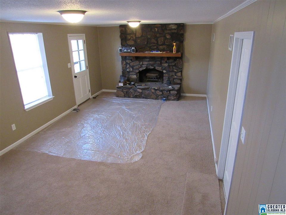 2nd image of 1820 Mohawk Dr