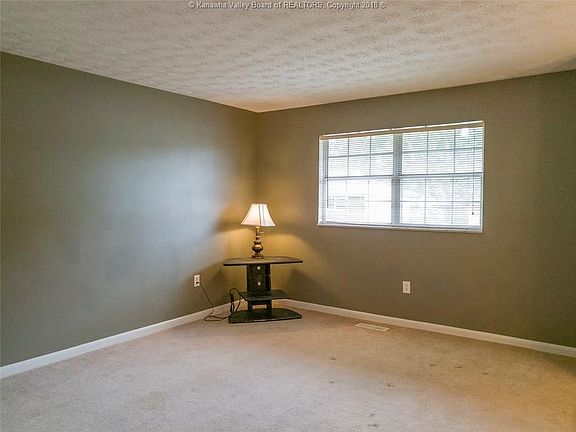 2nd image of 106 Broadmoor Dr