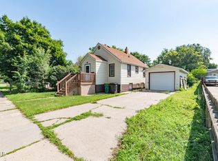 921 N 13th St, Bismarck, ND 58501