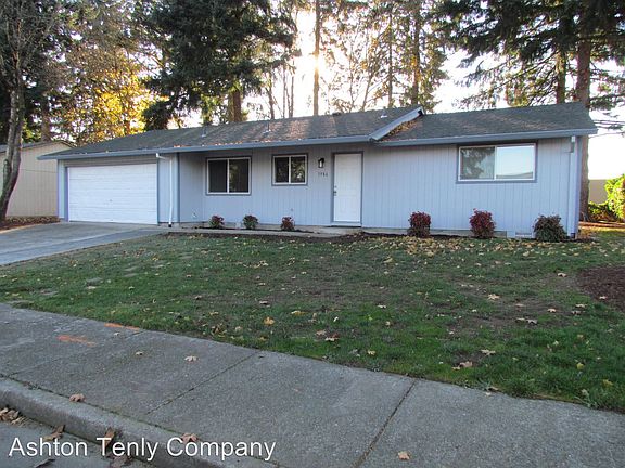 3rd image of 1986 SE Hemlock Ct