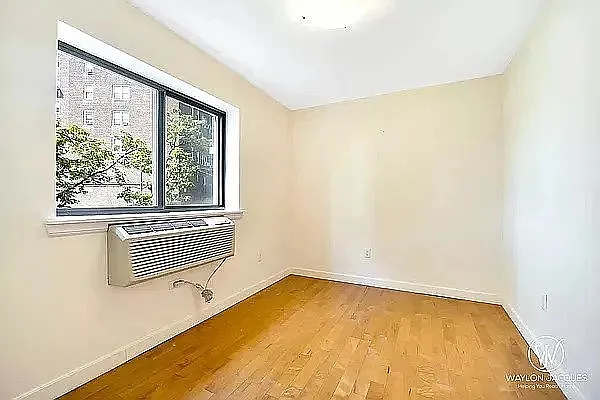 Rented by Safdie Realty Group | media 2