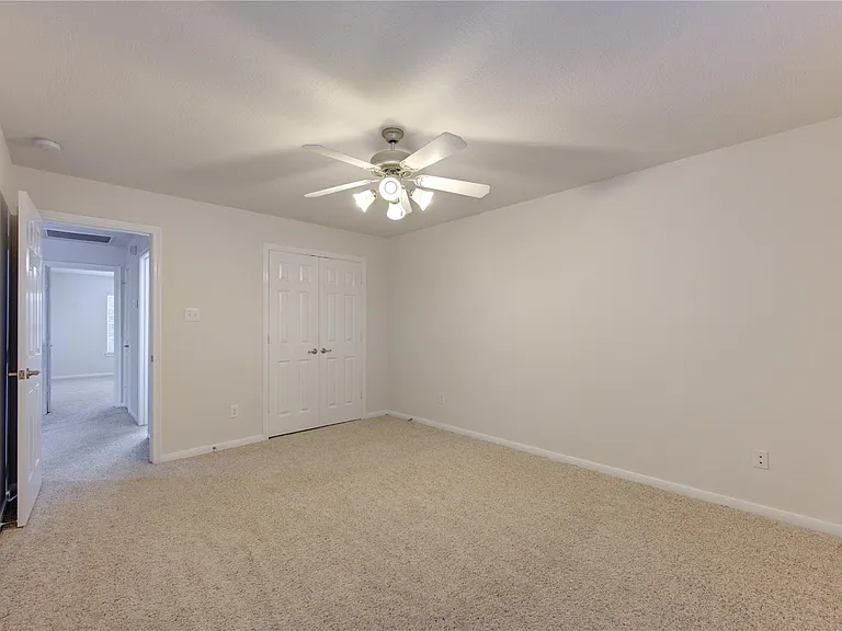 1903 Hampton Lakes Ct — Photo 20