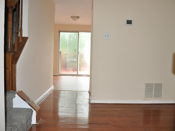 5th image of 13 Rocky Brook Ct