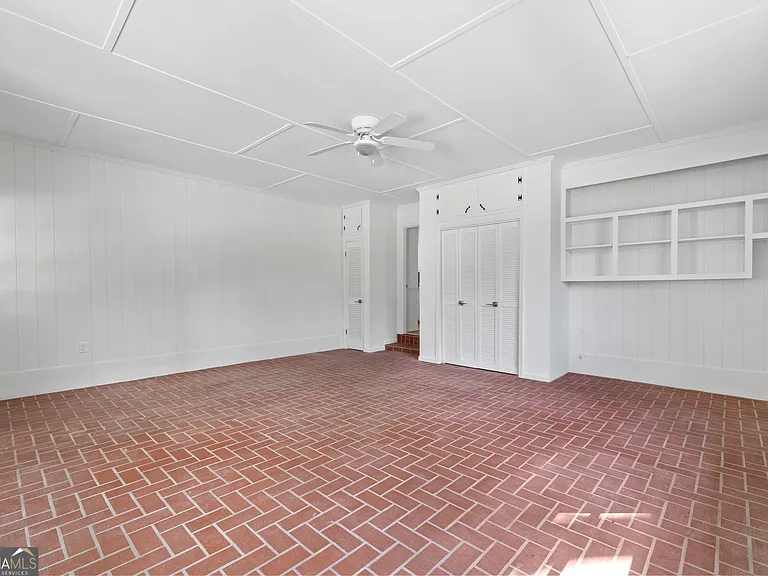 223 Brookwood Dr — Photo 39