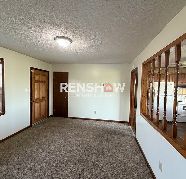 584 Lark St — Photo 11