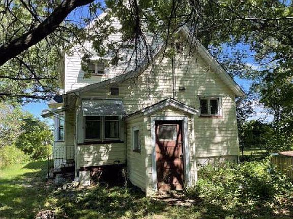 2nd image of 125 Pleasant Ave
