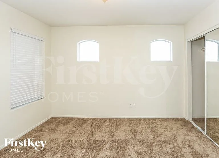 4333 Matinee Ave — Photo 13