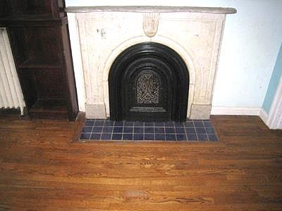 3rd image of 115 E 19th St