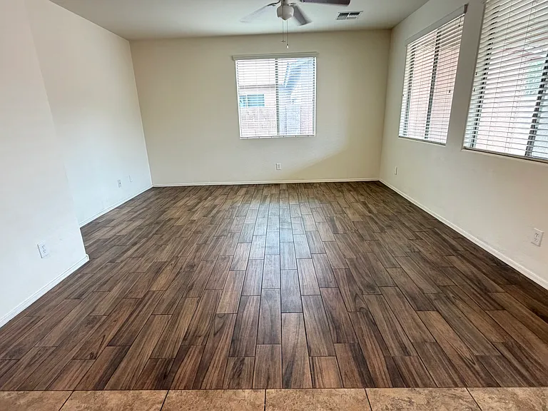 2132 S Martingale Rd — Photo 10