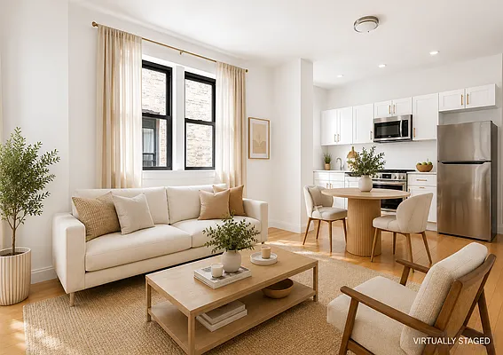 Living room, photo 2