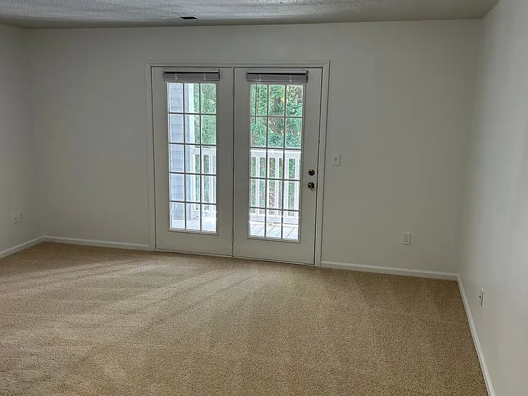 Arlington Apartments — Photo 96
