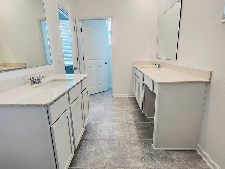 1430 Brentwood Dr — Photo 8