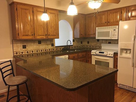 3rd image of 393 Ambrose Ln
